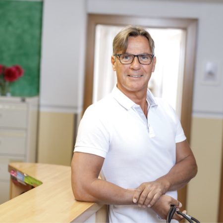 Dr. Bernhard Buchholzer